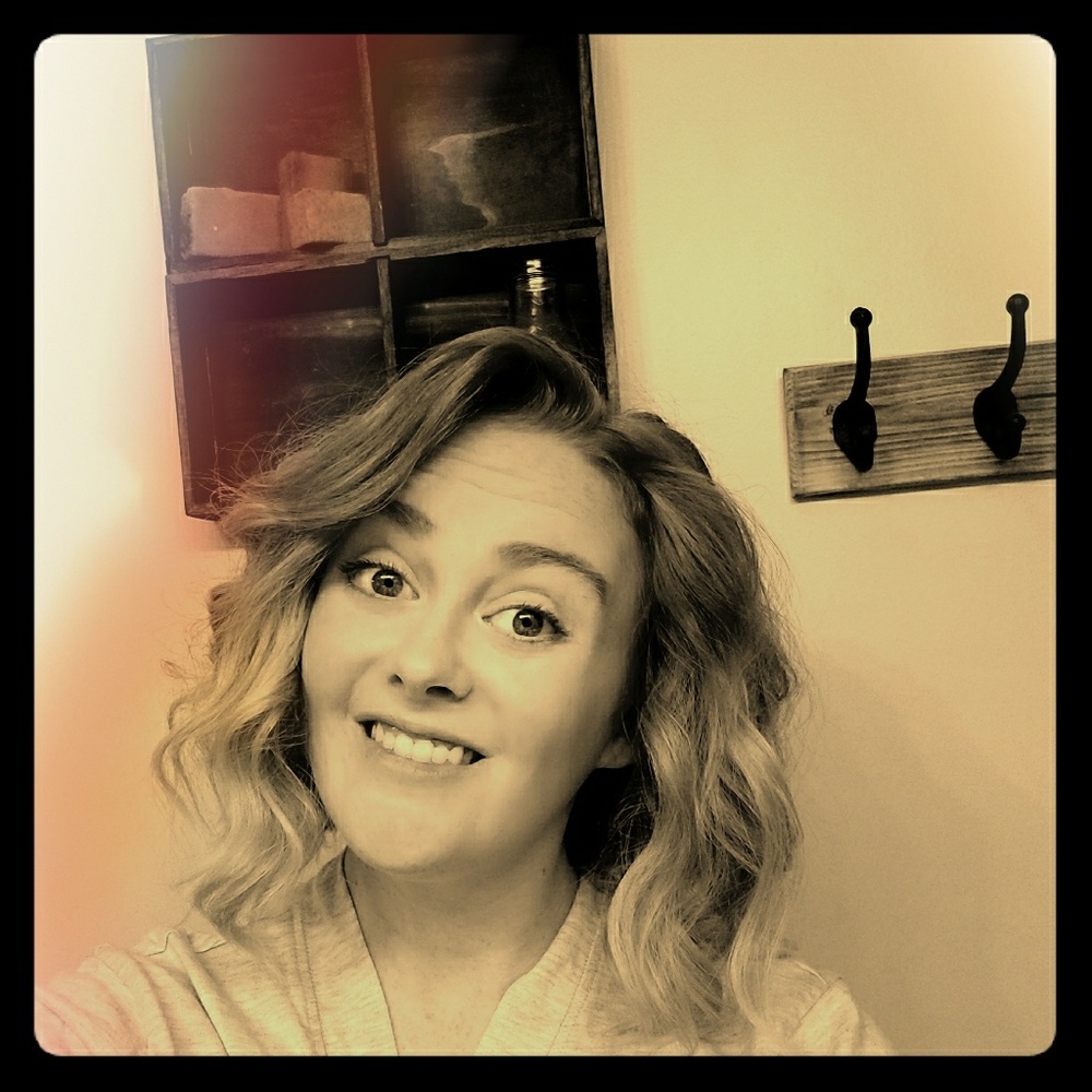 Meet your Posher, Liz